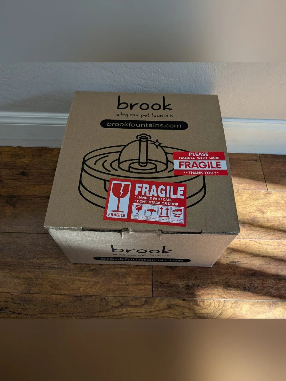 Brook All Glass Pet Fountain